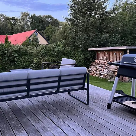 Dom wakacyjny Indoor And Outdoor Life In Simple Design Gem