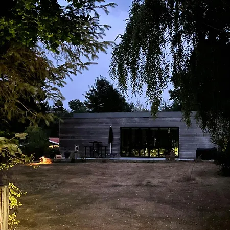 Indoor And Outdoor Life In Simple Design Gem Dom wakacyjny